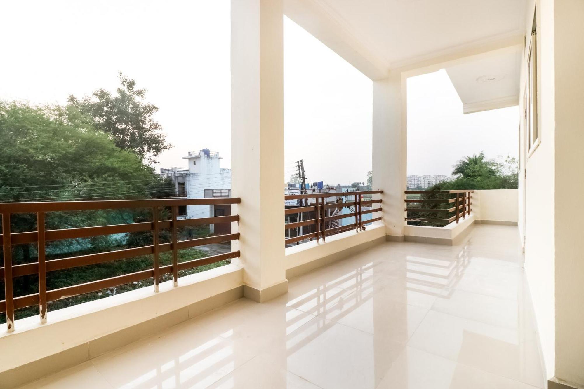 Oyo 40073 Yash Homestay Samarda Kaliasot Ngoại thất bức ảnh